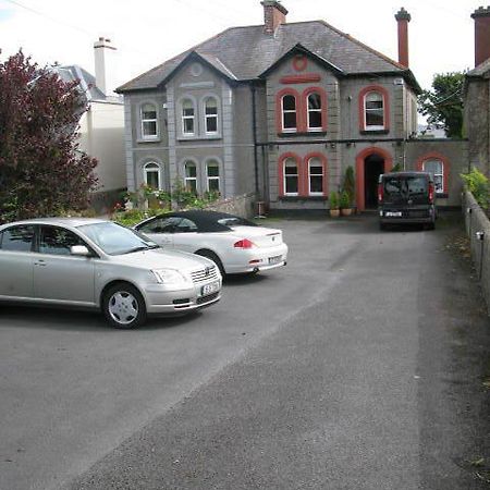 Dun Aoibhinn Guest Accommodation Голуей Екстериор снимка