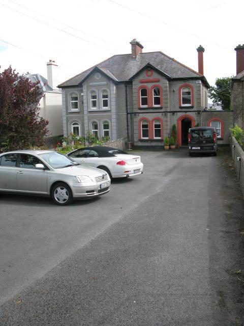 Dun Aoibhinn Guest Accommodation Голуей Екстериор снимка